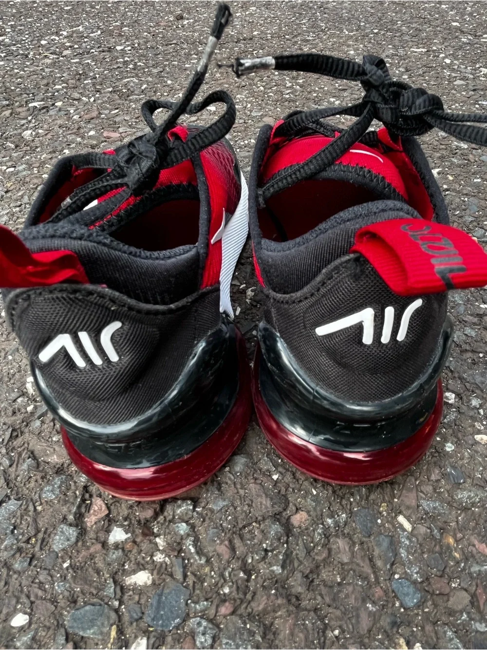 Nike Air Max 270 Black White Sneakers Kids Size 1.5C AO2372-603